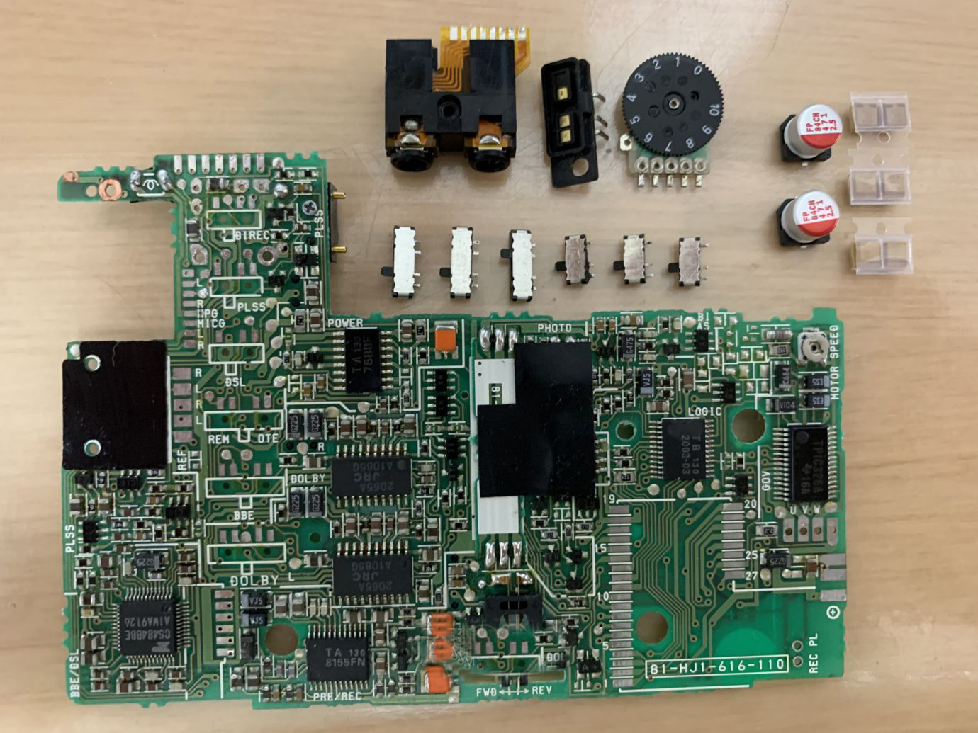 当年让我望洋兴叹几千元一台的随身听有幸收到了