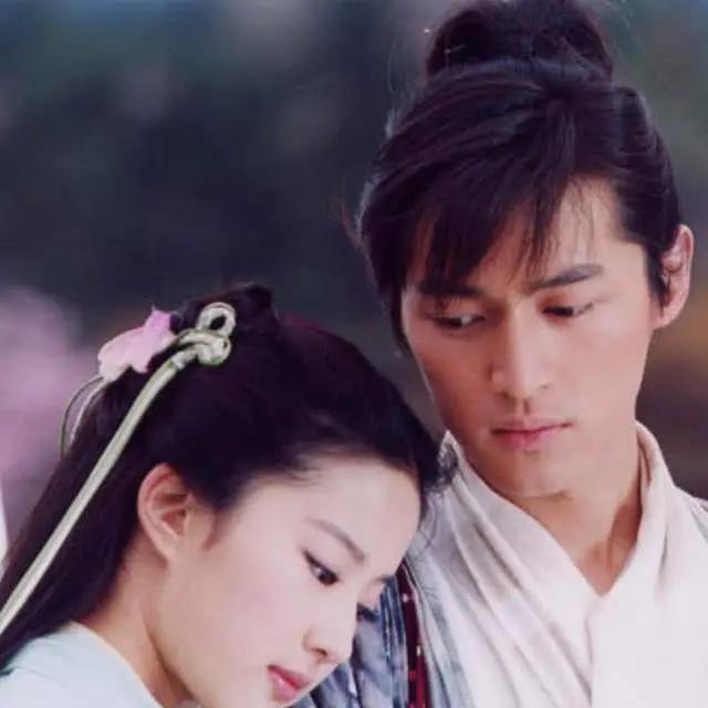 她很美,可惜被糟蹋了