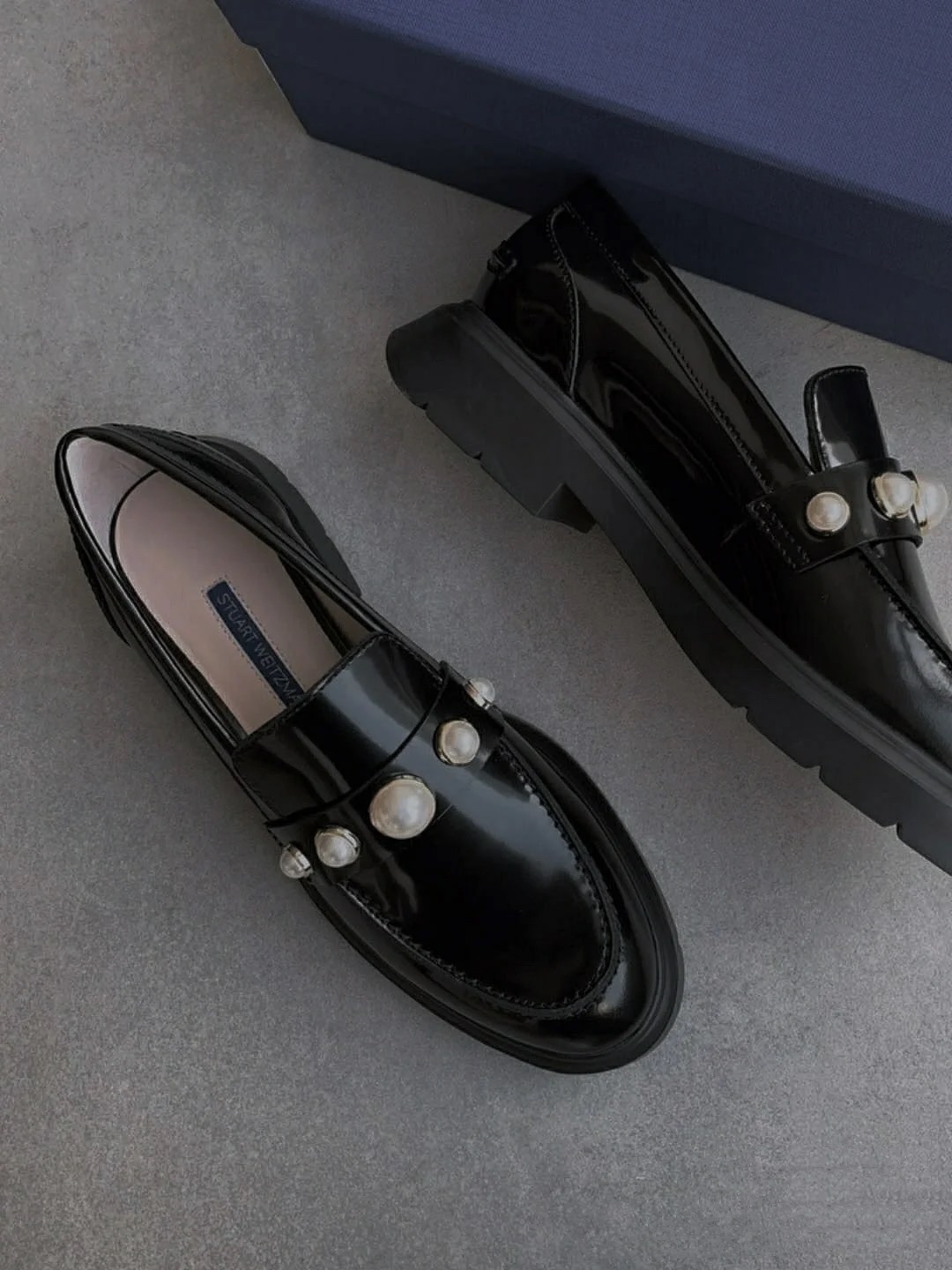 黑色鞋子起皮了怎么修补,小白鞋鞋面变黑怎么处理