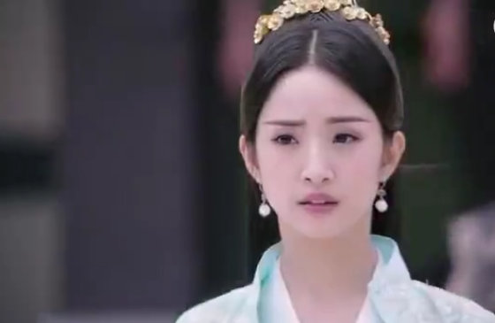 林依晨《小女花不弃》与小11岁张彬彬谈恋爱，《兰陵王》后又要火