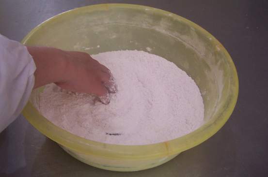 安琪油条膨松剂的使用方法,无矾油条制作及配方全部过程