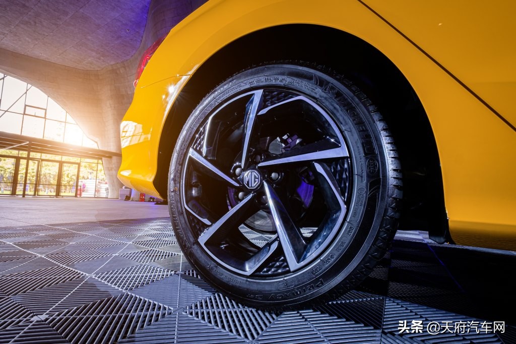 8万级运动轿跑无对手试驾全新mg5,2021款名爵mg51.5l青春豪华版内饰