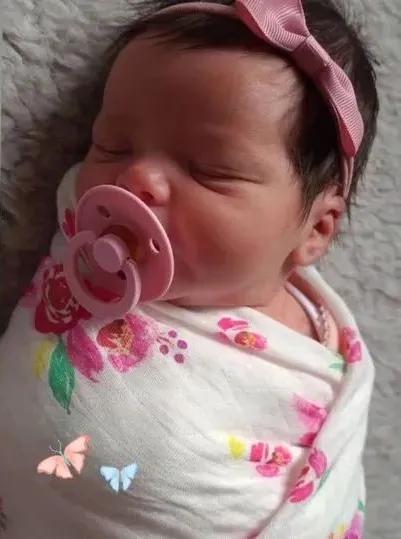 人工授精太贵,英国女子购买针筒看视频自学DIY,居然一次成功了