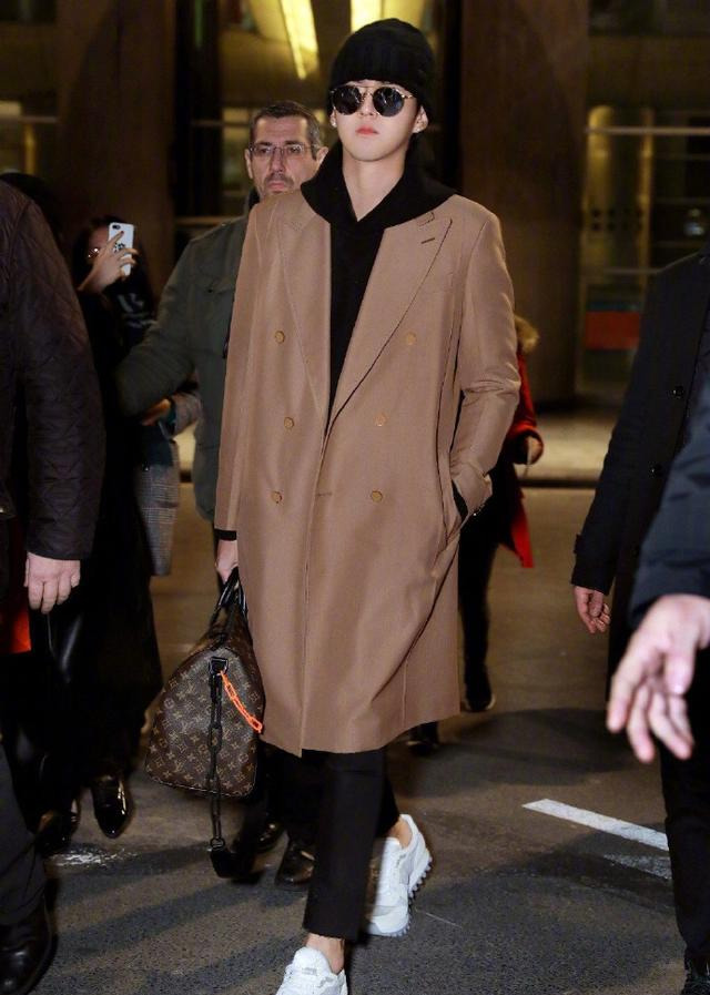 别再说每个男人衣柜里都需要一件风衣了！你们真的会搭配吗？