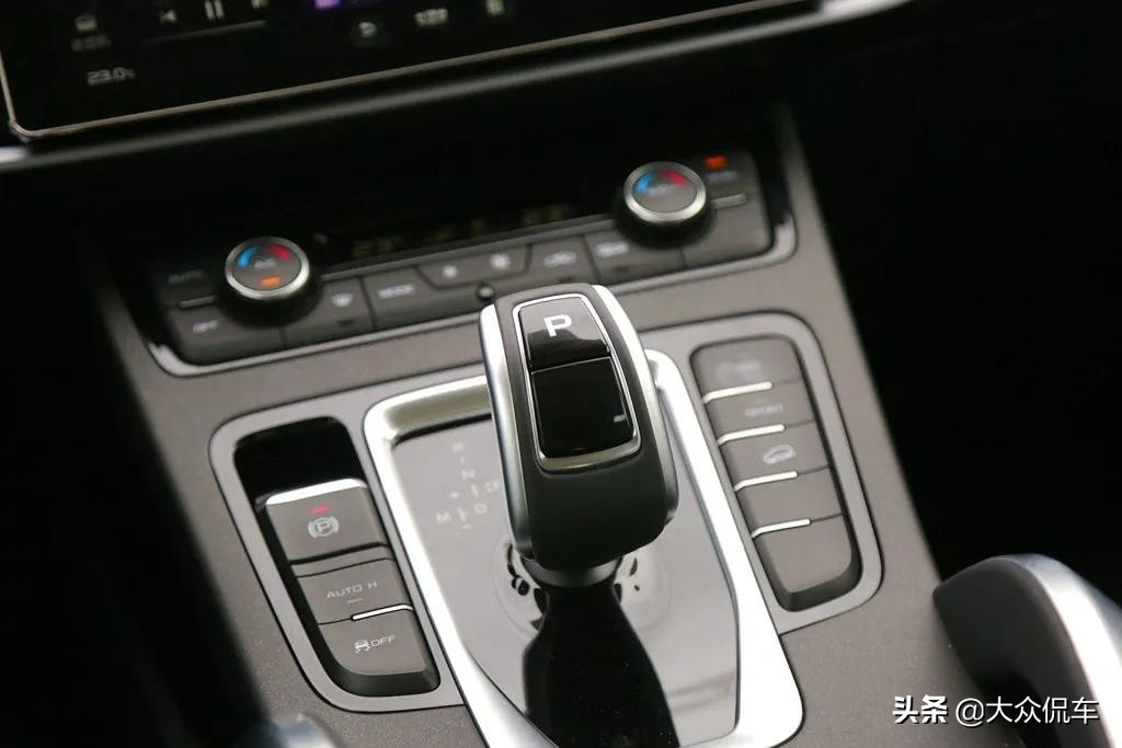 拒绝花里胡哨价格,10万上路的suv吉利博越性价比之王