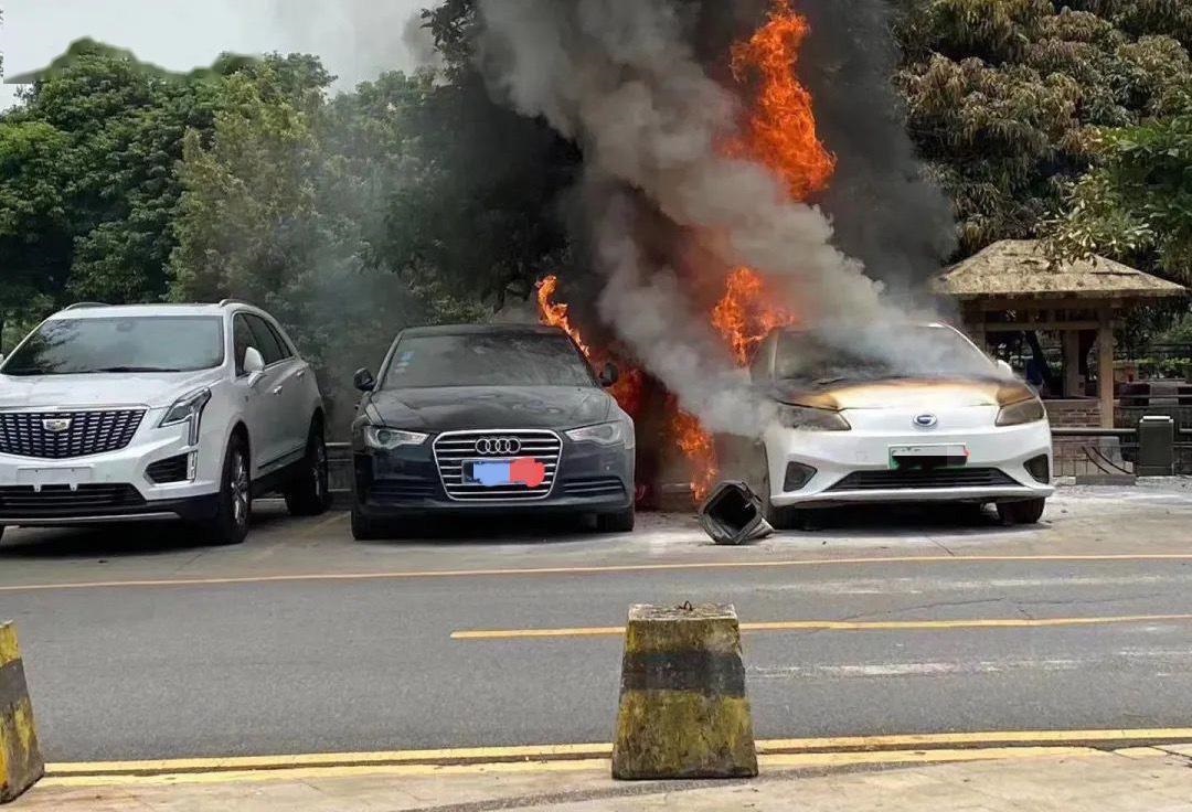 电动车无故被锁还报警怎么办,电动车莫名其妙被遥控器锁起来