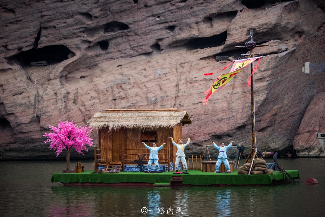 鹰潭龙虎山千年悬棺在哪里发现的,龙虎山悬崖棺材在哪里