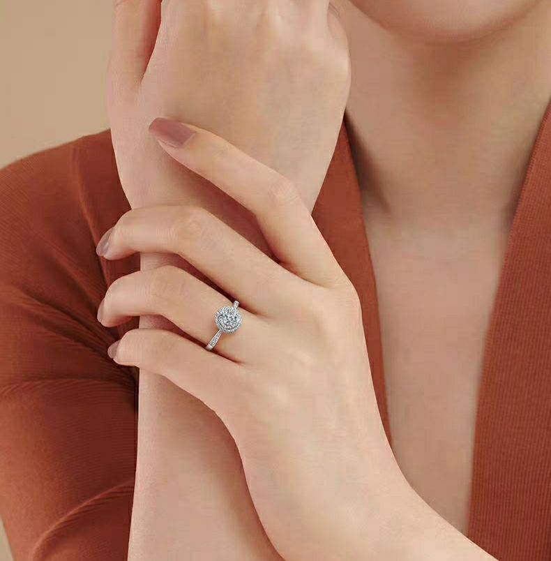 选购钻戒参数详细,哪个品牌的钻戒每个款式独一无二