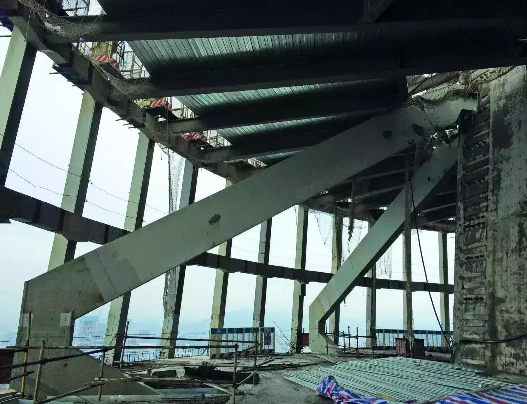 「首发」深圳湾第一高楼!400米“春笋”曝光,这办公室颜值……