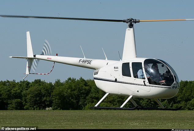 南非一学生上学忘带书包,南非直升机送书包