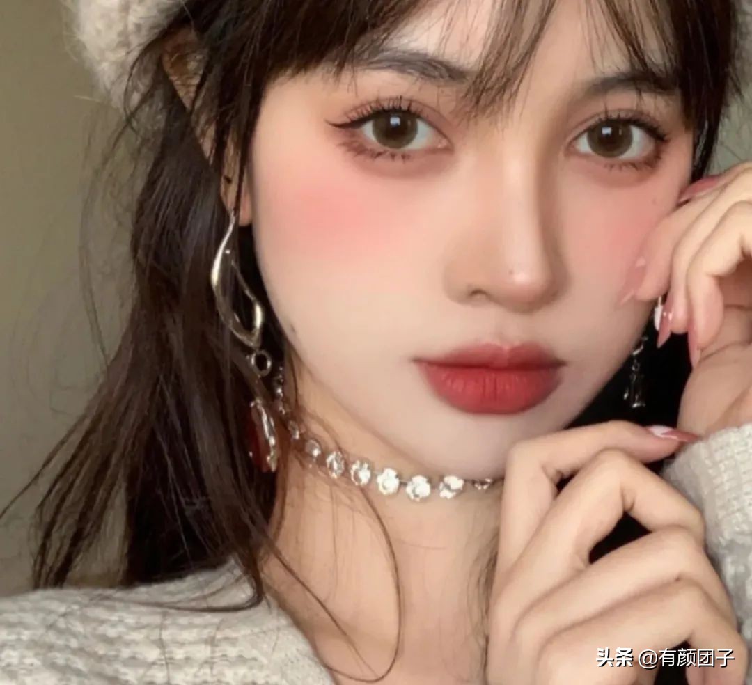 长得混血的女生适合戴什么美瞳,推荐给单眼皮小眼睛的混血美瞳