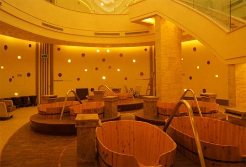 洗浴中心跟洗浴会所有什么区别,洗浴中心洗浴哪种划算