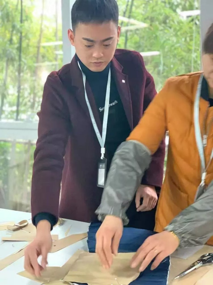 为什么国产羽绒服好多同款,在美国卖得很火的国产羽绒服