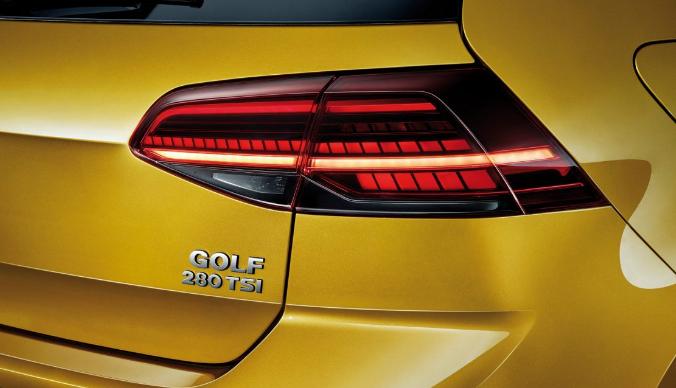 两厢车高尔夫适合家用吗,两厢福克斯和高尔夫比较