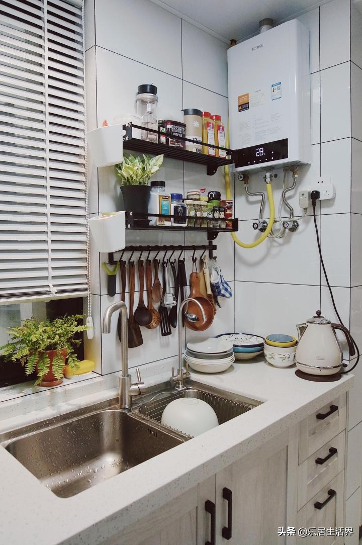 燃气热水器和电热水器哪个更实用,燃气热水器与电热水器哪个好用