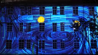 青山区红房子光影秀,青山红房子网红打卡地