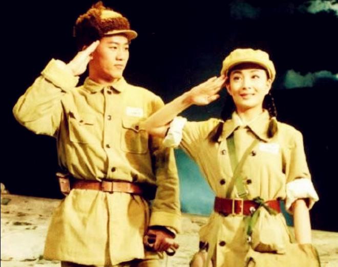 殷桃有多爱男明星,球员李金羽和演员殷桃是什么关系