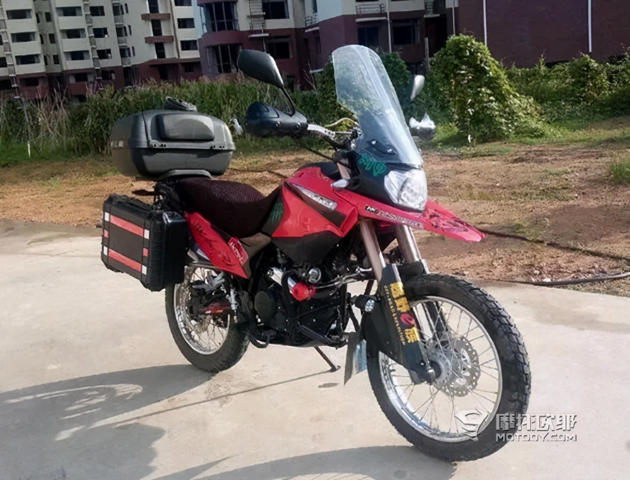 本应一统越野江湖却不幸吸了复古车的毒，鑫源到底是被谁掰弯的