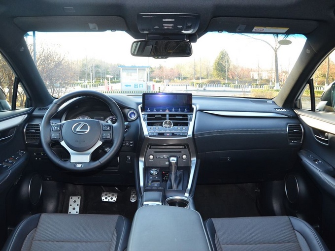 雷克萨斯nx300碰撞测试视频,雷克萨斯nx竞争对手