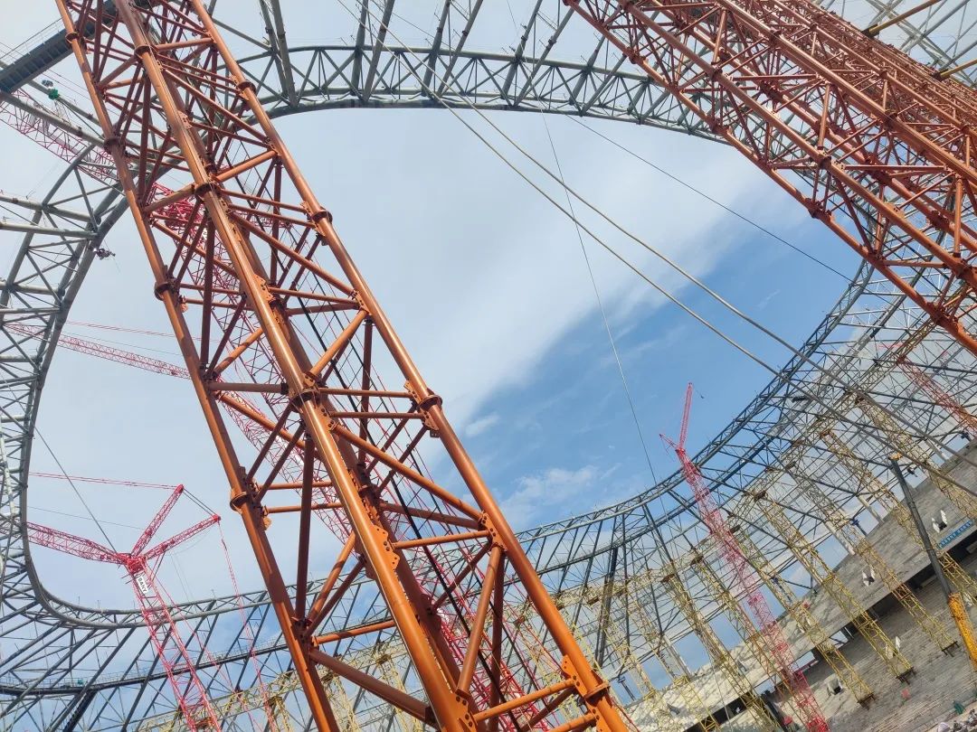 重庆龙兴镇中建八局,重庆龙兴足球场建设单位