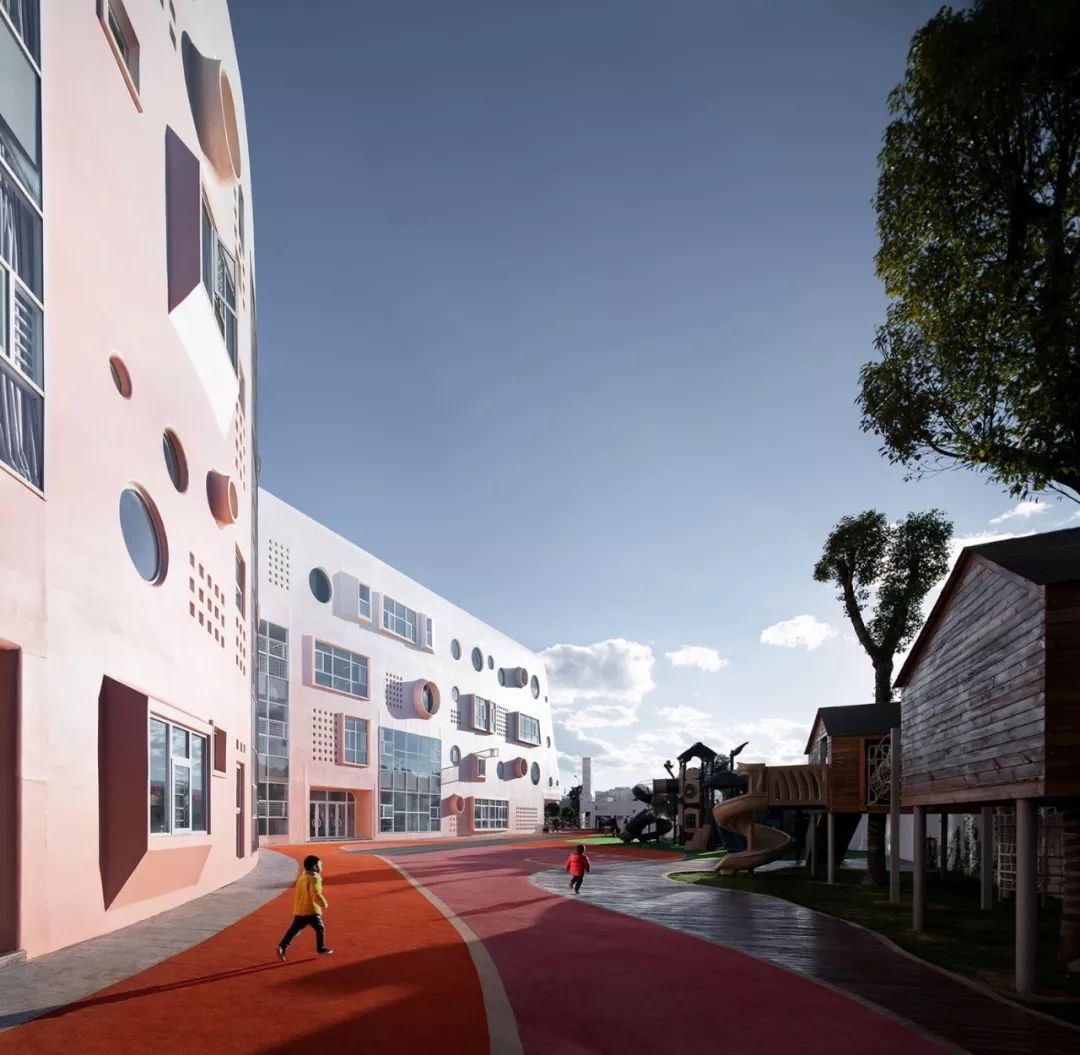 国内10所最美幼儿园,最美中国幼儿园视频