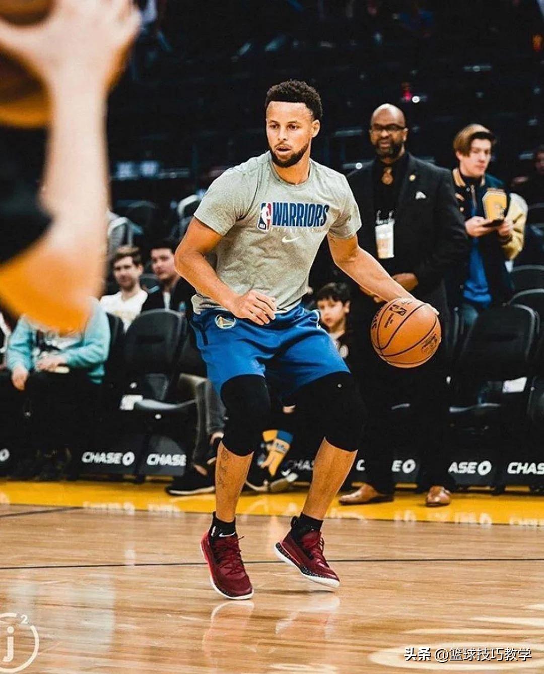 库里上脚了鸳鸯配色的战靴,他最重要的战靴原来是这双