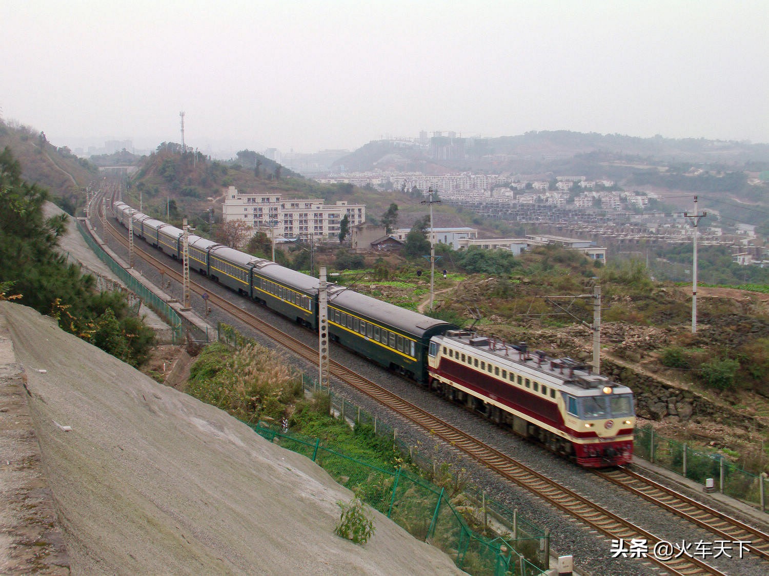 重庆到拉萨的火车是西宁的吗,从重庆到拉萨的火车经过哪些地方