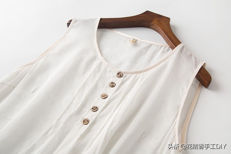 白色真丝衣服发黄怎么办,真丝白色衣服发黄怎么洗白