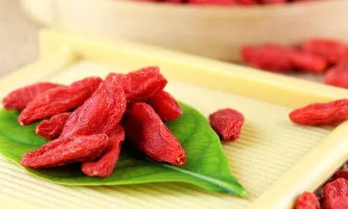 暑假将至合理用眼预防近视,暑假用眼过度如何调理好眼睛