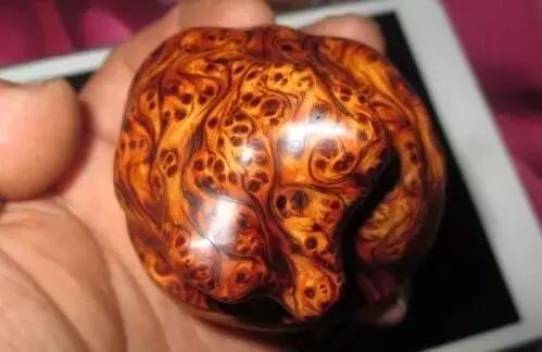 崖柏盘玩正确方法,崖柏摆件的盘玩多久能包浆