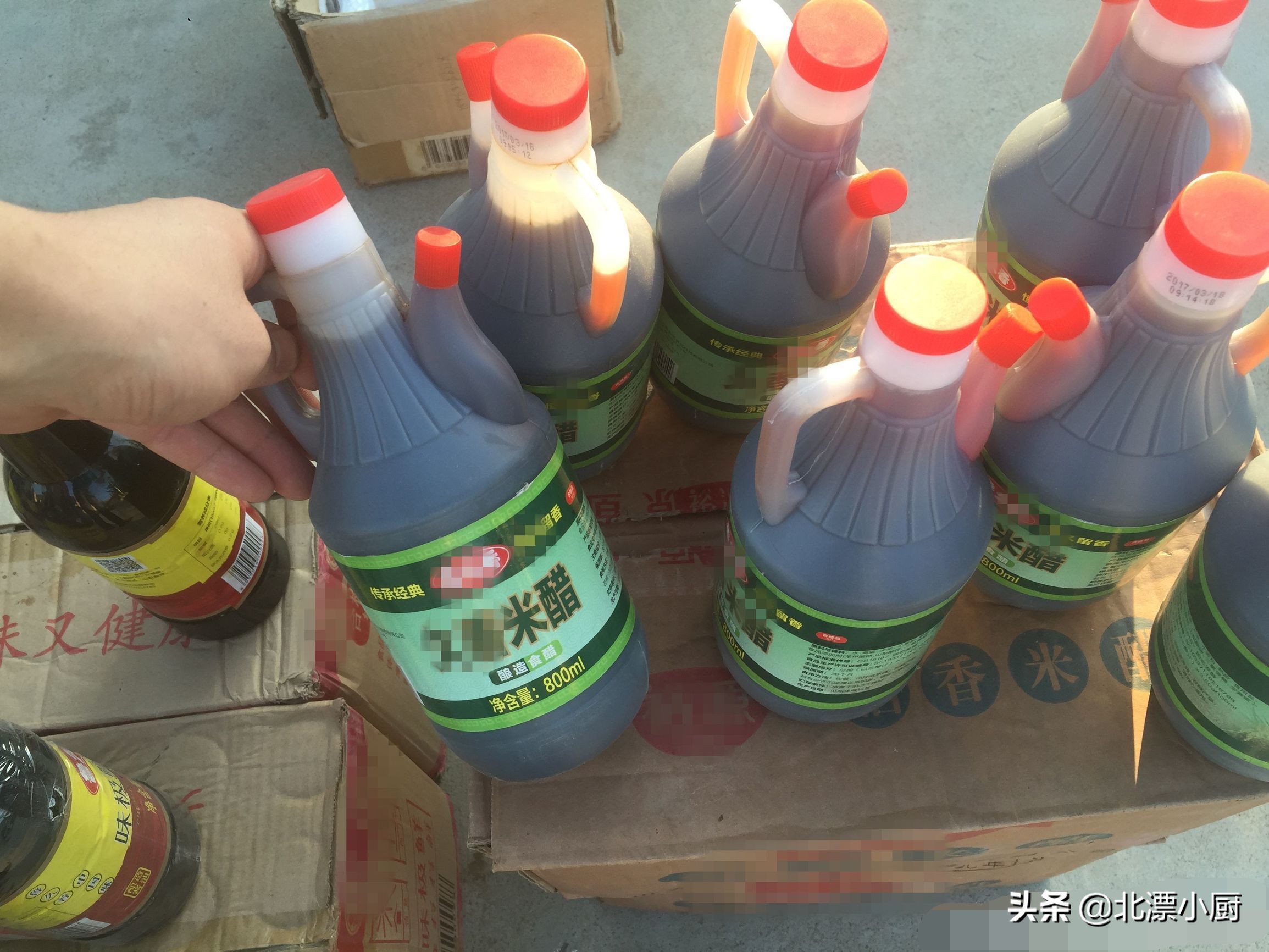 陈醋白醋米醋香醋的区别,米醋陈醋香醋白醋各有什么区别