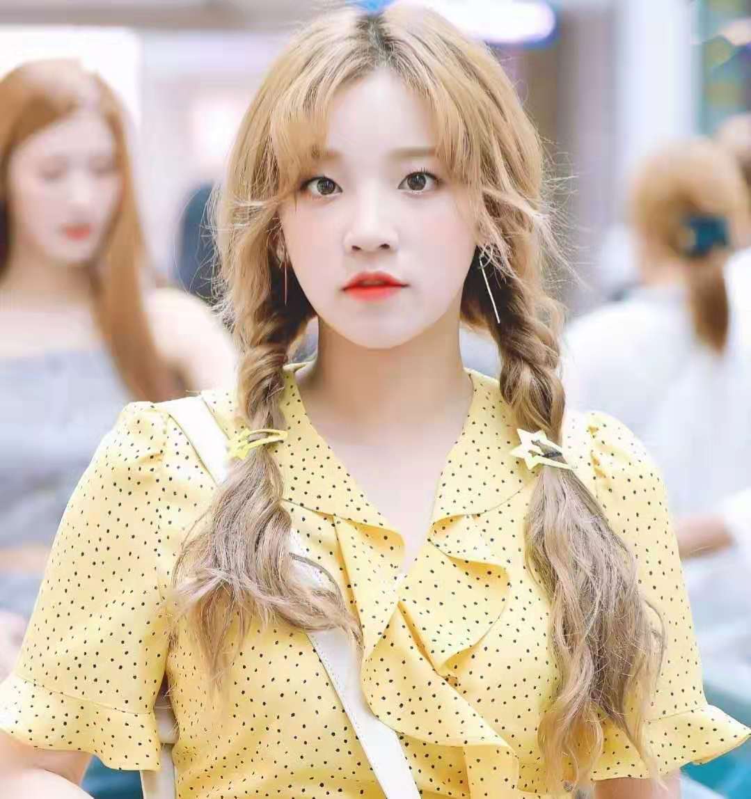 女士烫发羊毛卷满头烫丸子头扎法,羊毛卷烫发有刘海怎么扎