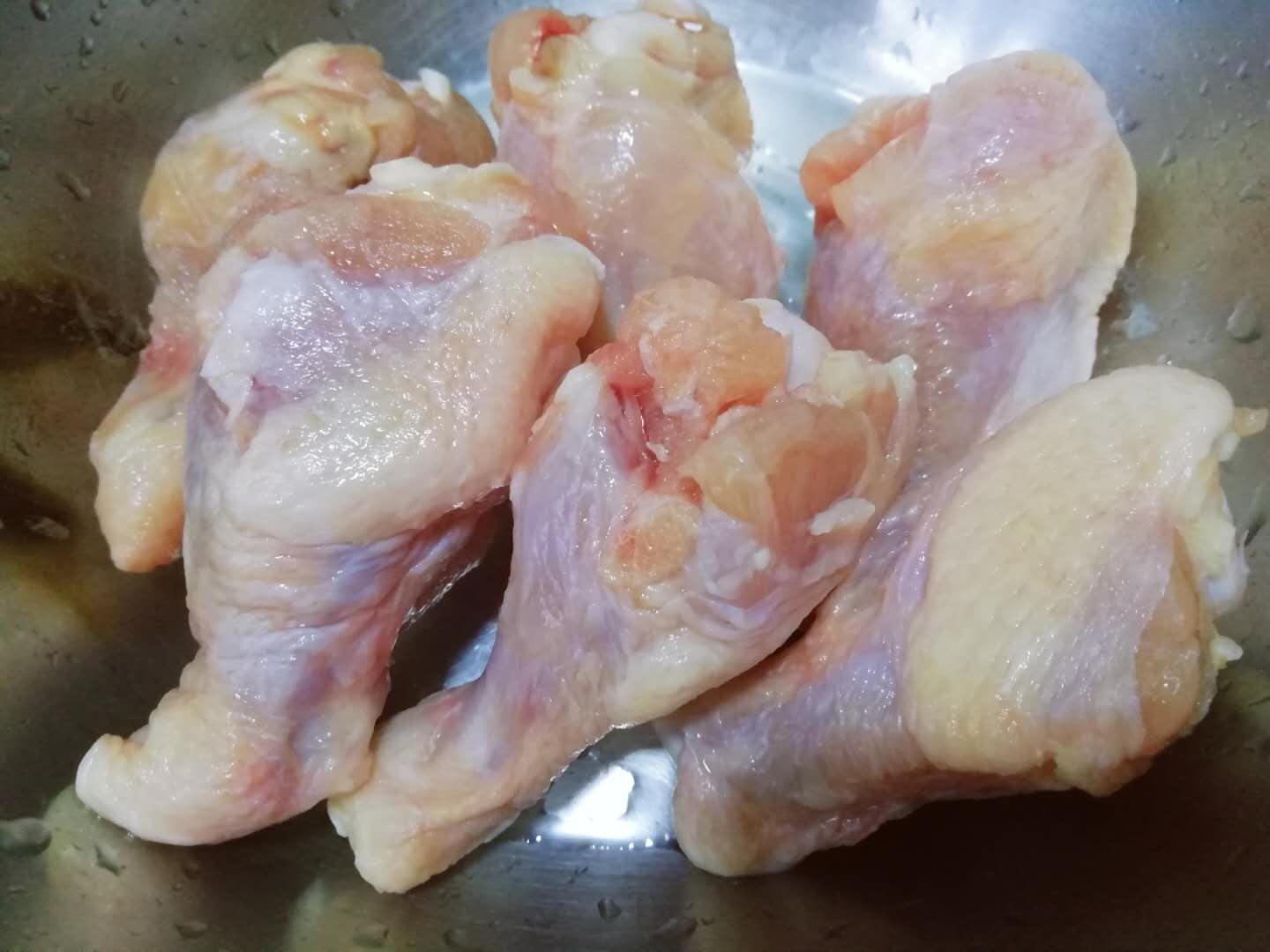 怎么做炸鸡腿不费油大鸡腿,如何炸鸡腿才能使鸡腿好吃