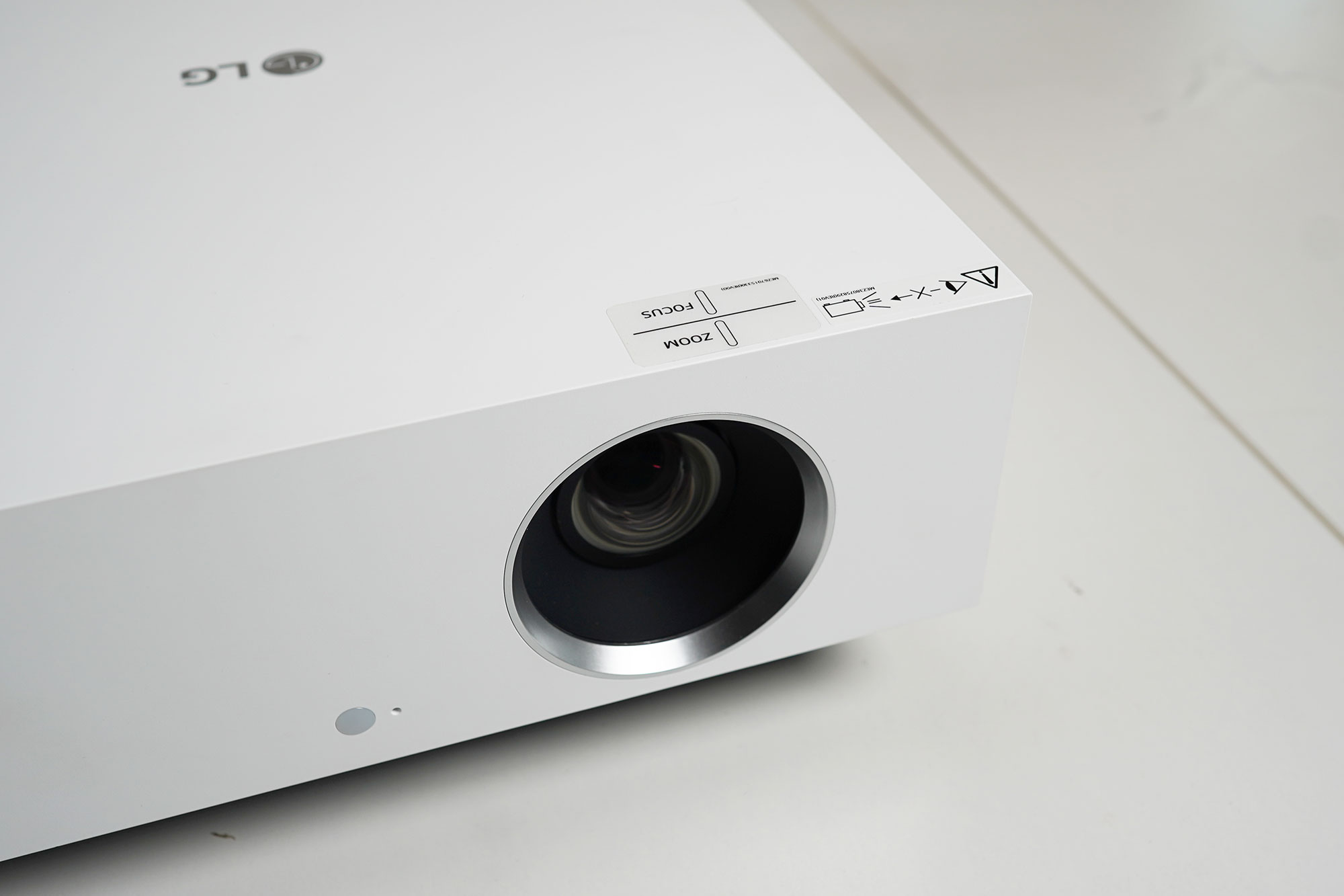 lg智能bu50高亮4k激光投影机,6500流明激光投影机