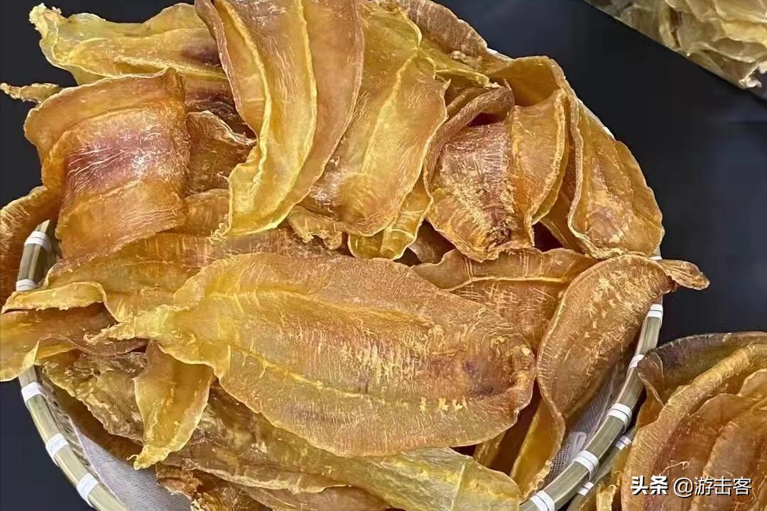 假花胶浸泡后有透明胶,鸡蛋胶假冒黄花胶