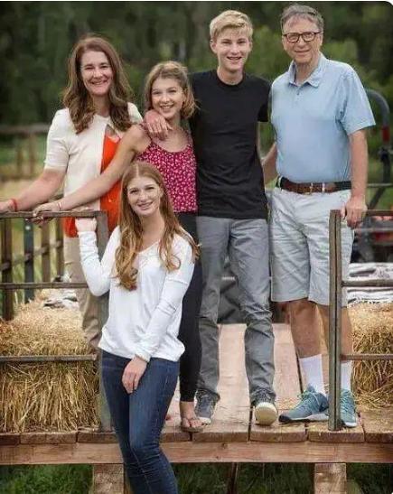 比尔盖茨夫妇结束27年婚姻,27年离婚夫妇