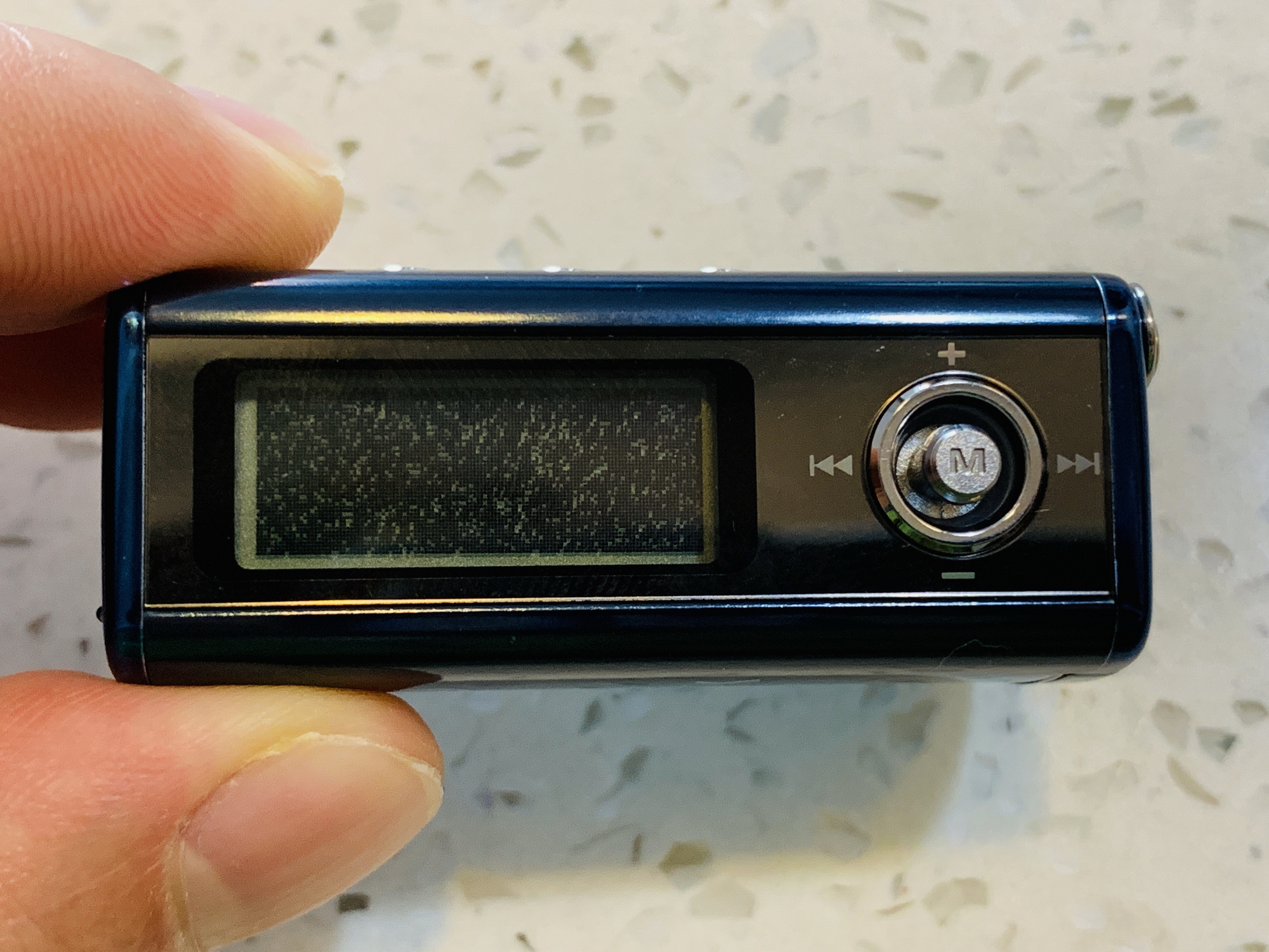 认识它的人都生小孩了吧，一代神机三星YP-520S拆机流水账