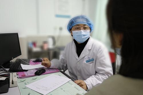 你“更”了吗？这道坎要怎么过？荆州市妇幼保健院专家教你安度更年期