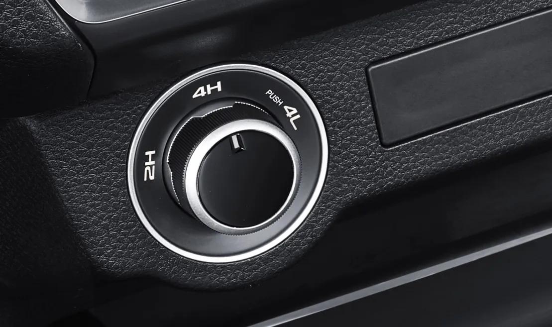 全新dmax有什么区别,新款d-max试驾黑色