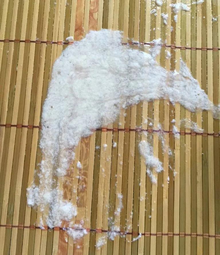 新生儿吐奶会伤害到胃吗,婴儿凉着胃了吐奶有啥办法解决