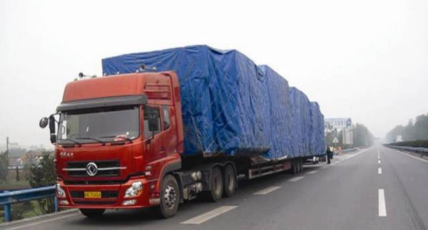 自己的大货车一个月最多赚多少钱,现在开货车还能赚钱吗