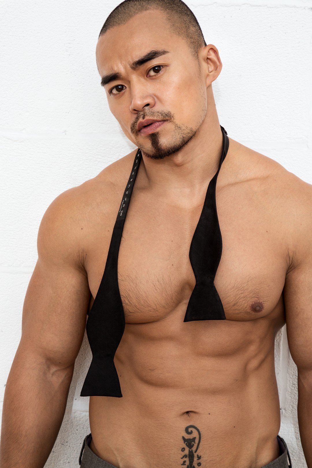 王巍采访硬汉,王巍视频完整版