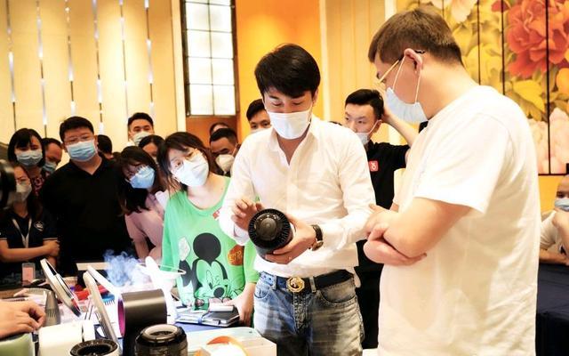 退网后，辛巴“动作频繁”，一款APP上线，王者回归指日可待