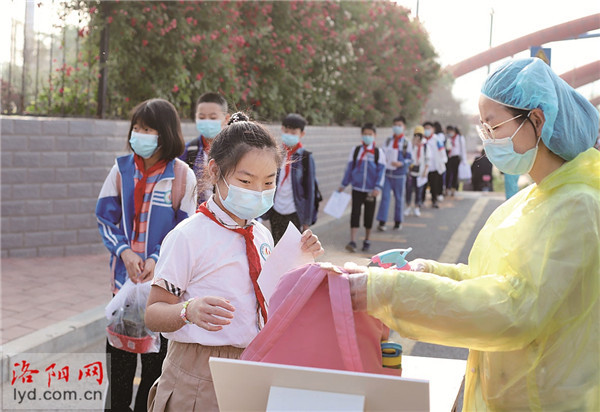 洛阳家长注意！孩子上学尽量带个大水杯