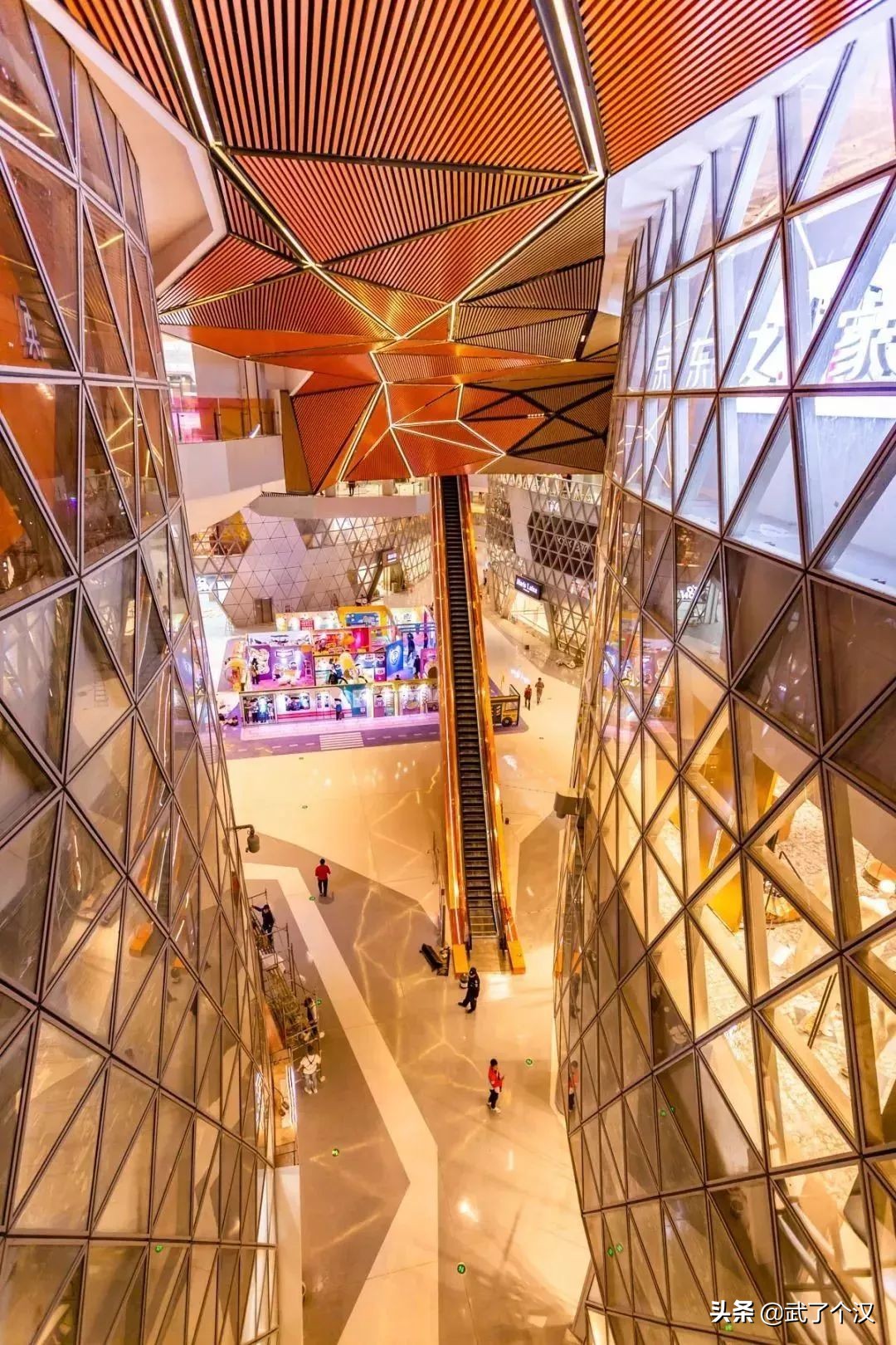 听说我的同事一天吃遍全世界，他是怎么办到的？