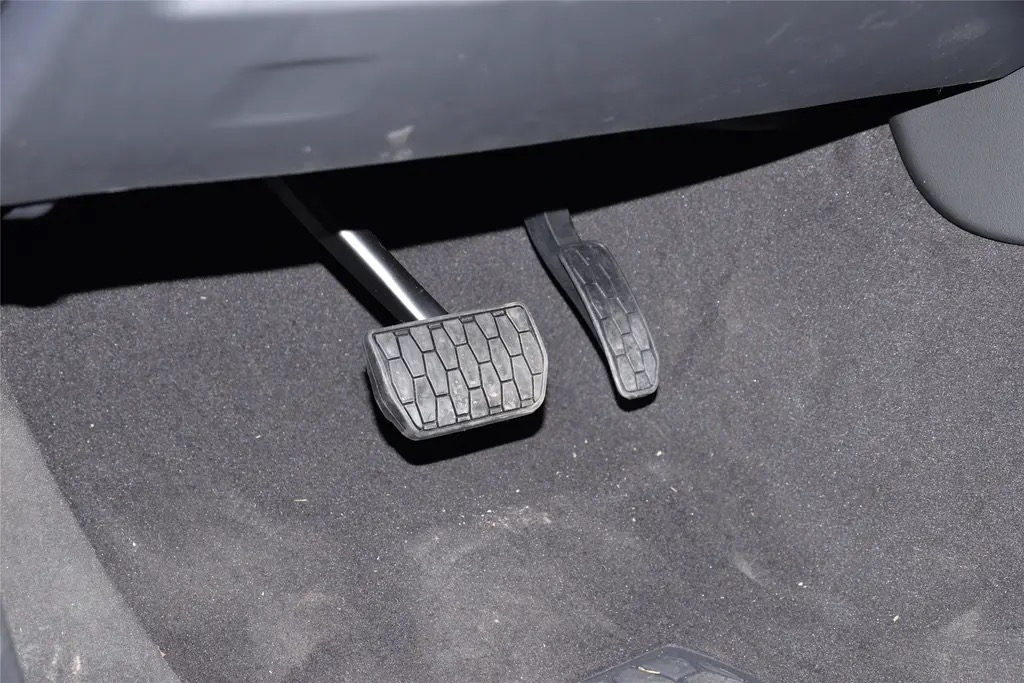 捷豹xel方向盘功能介绍,20年捷豹xel保养灯怎么复位