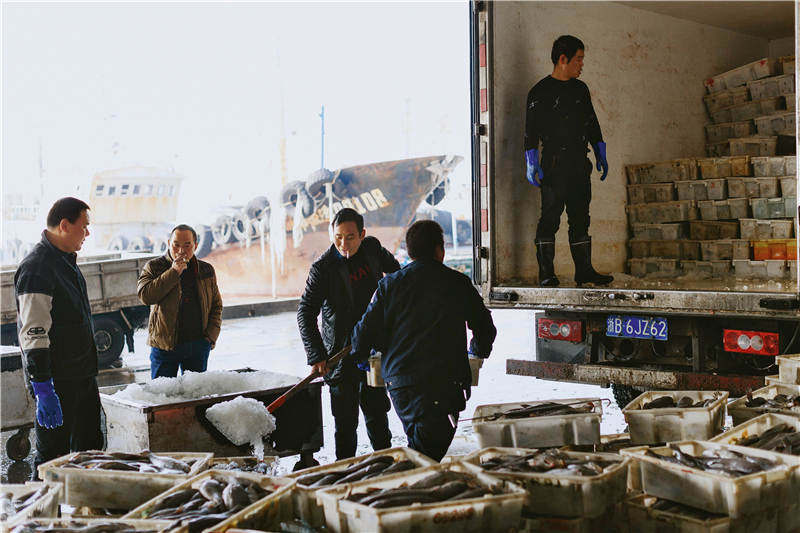 “吃了舟山的海鲜，别地的海鲜只能靠边站”：在舟山，吃一顿年夜饭