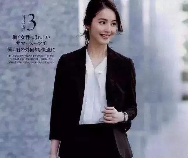 一条连衣裙挂了面试：在律所穿什么能活下去？