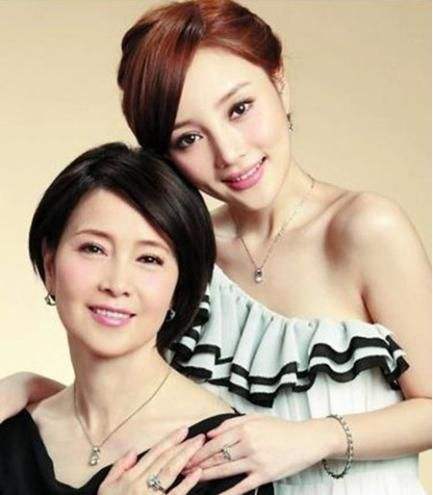 李易峰爸爸年轻照,李易峰爸爸是哪年的