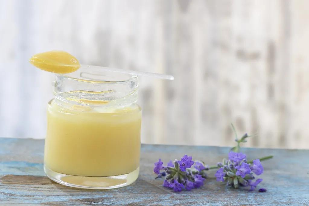 蜂蜜大部分都是糖,蜂蜜本质就是糖吗